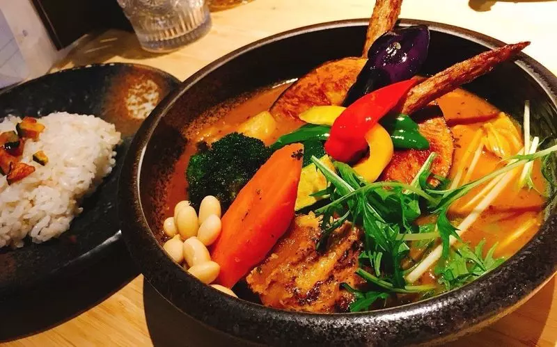 3. 下北沢でお野菜たっぷりカレーを楽しめる「Rojiura Curry SAMURAI.」 1枚目