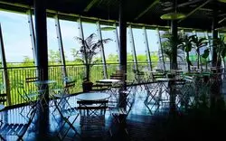 沖縄の絶景♡非日常的な空間で食べるランチに心もお腹も大満足♪