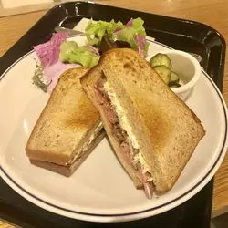 まるでパンのセレクトショップ♡東京駅構内にあるおしゃれなお店！