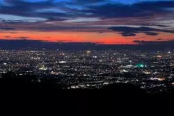 まるで宝石のよう！「十三峠」から見る大阪の夜景