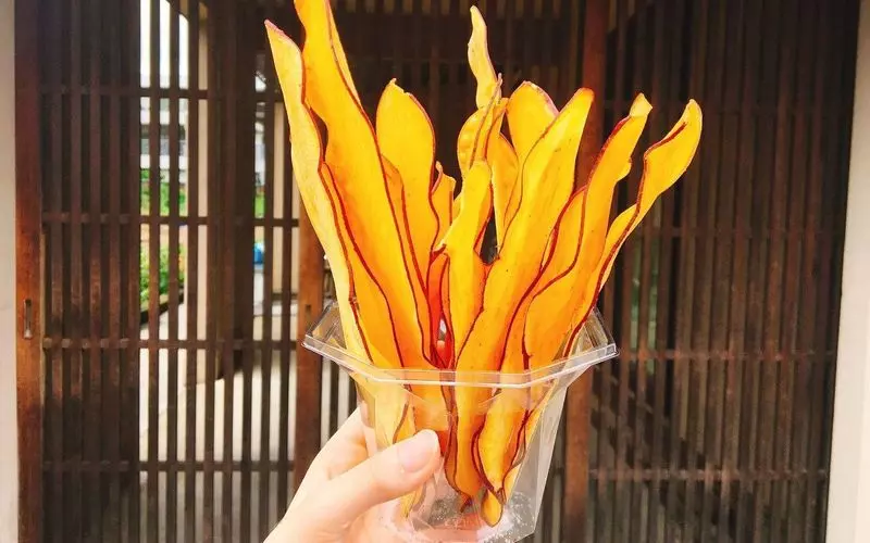 ディップでの味変がおすすめ◎さつまいもの食べ歩きグルメ 1枚目