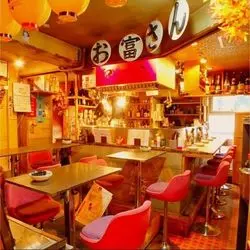 【昭和にタイムスリップ】ハマ横丁にようこそ。レトロな「お富さん」で頂く心に沁みる味