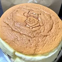 焼きたてフワフワ♡大阪人熱愛のりくろーおじさんのチーズケーキ