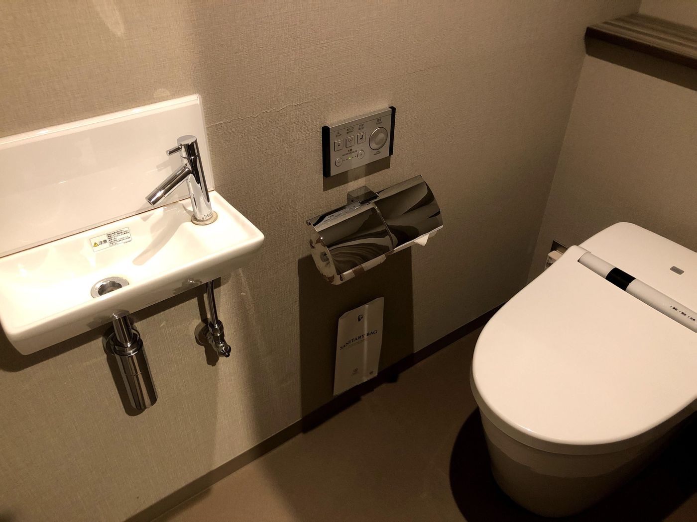 【東京】インスタ映え！品川プリンスホテルのナイトプールの画像