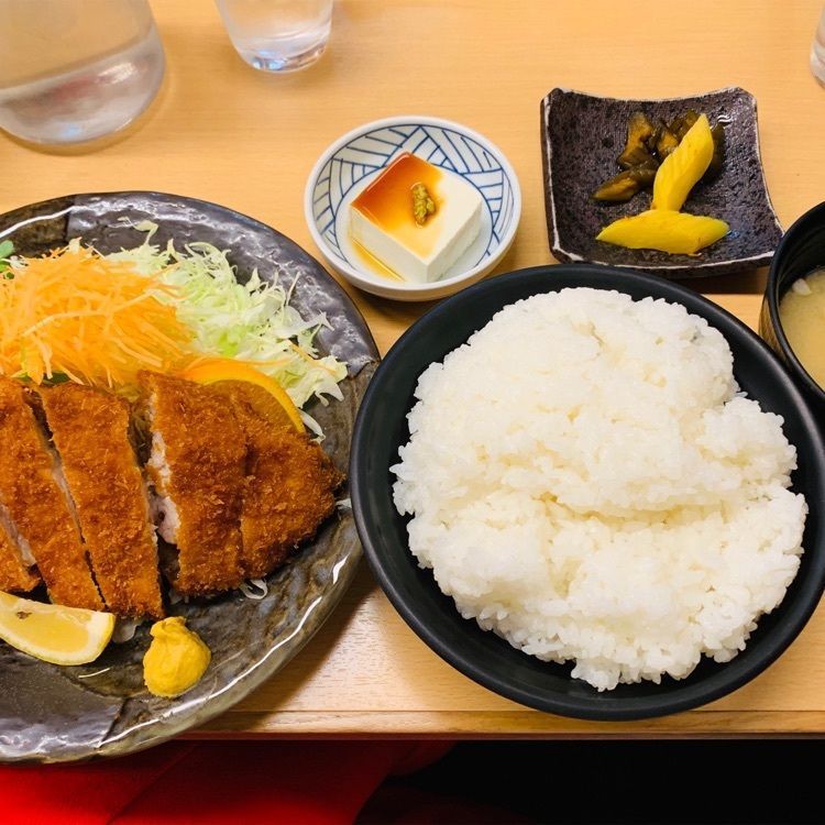 越後とんかつ人参亭