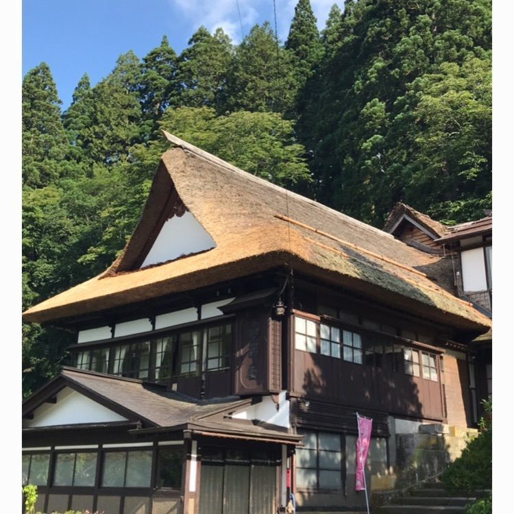 山河の四季と共にあるがままの吾に環る茅葺の古宿 湯滝の宿西屋