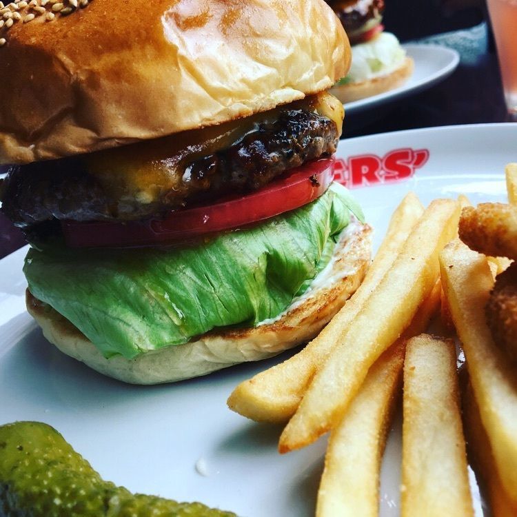 ブラザーズ 新富町店（BROZERS'）