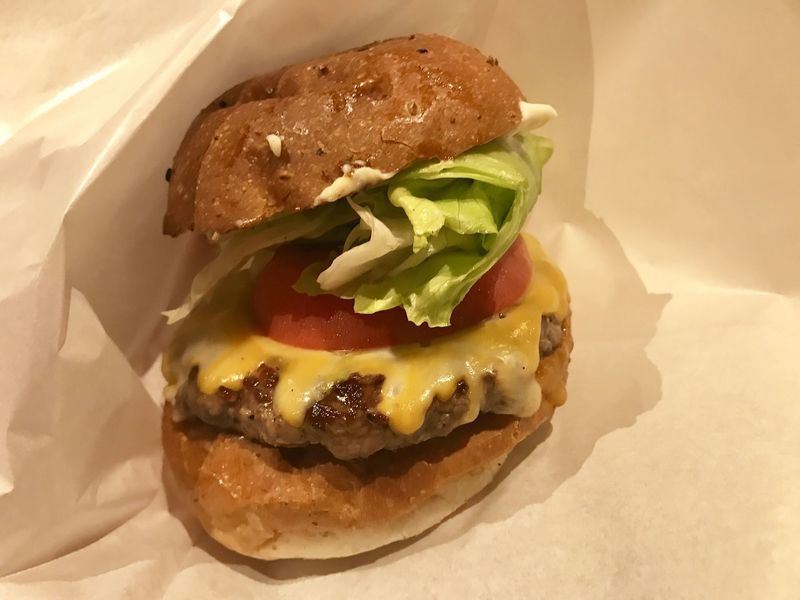マンチズ バーガー シャック（MUNCH'S BURGER SHACK）