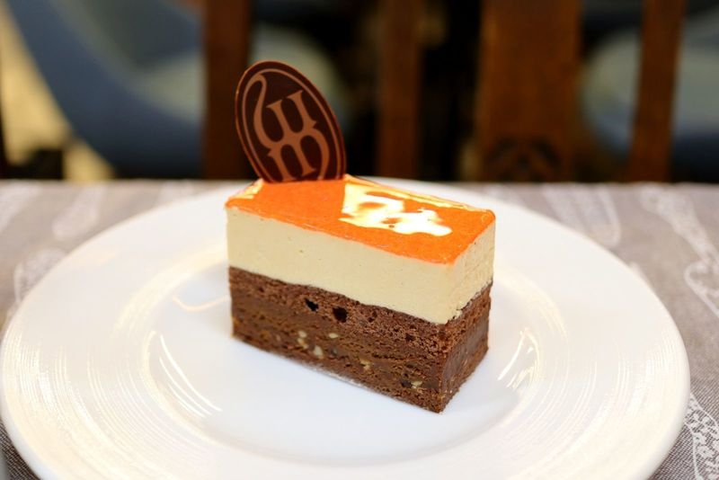 パティスリー モンプリュ 本店(patisserie mont plus)