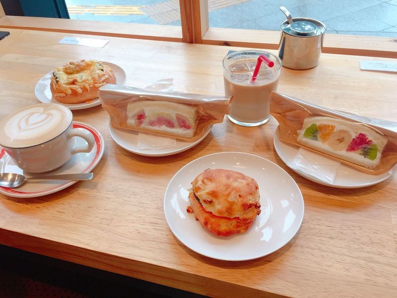 パンとエスプレッソと 南森町交差点