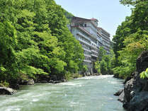 坐山　みなかみ　(旧：水上館)　山と渓流に抱かれた15湯の温泉宿