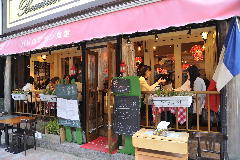 パリのワイン食堂