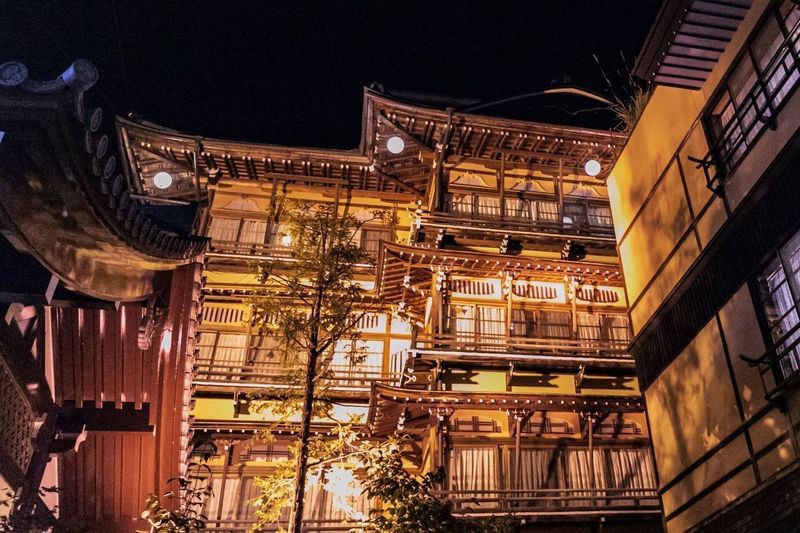 歴史の宿　金具屋