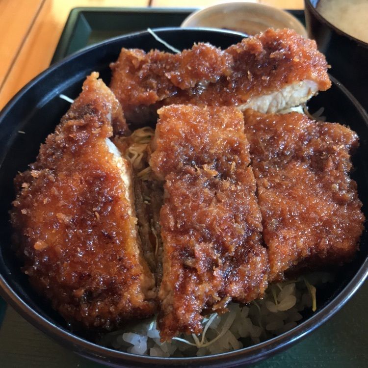 青い塔（あおいとう）