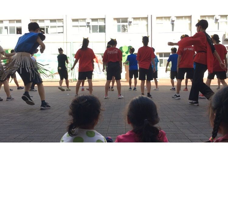 joyful_street_1537